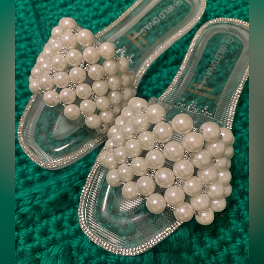 Pearl Beaded Jelly Slide Sandals 💎